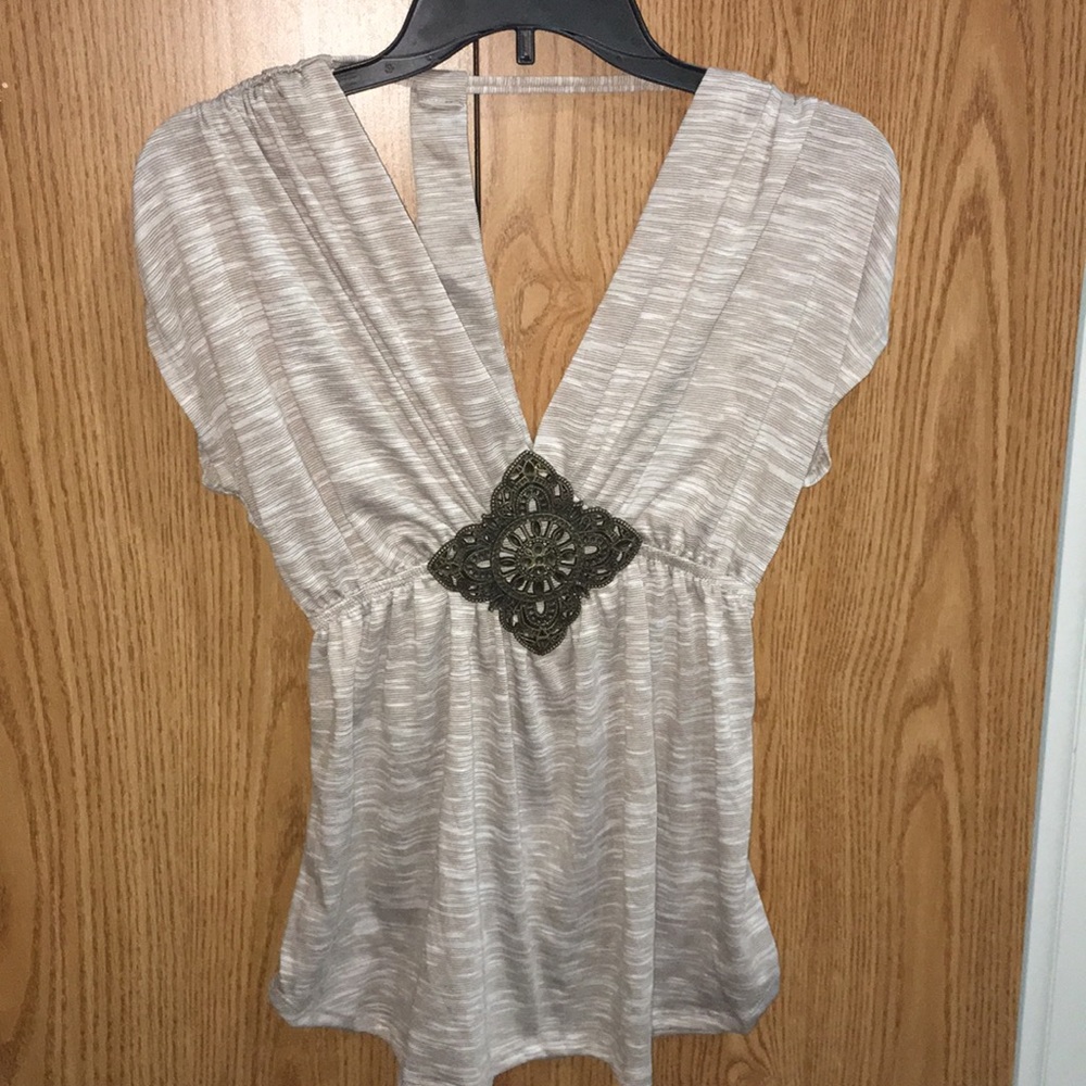 NWOT V-Neck Open Back Cap/Butterfly Sleeve Top